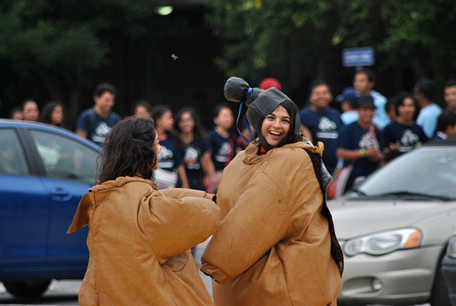 filles-en-costume-de-sumo